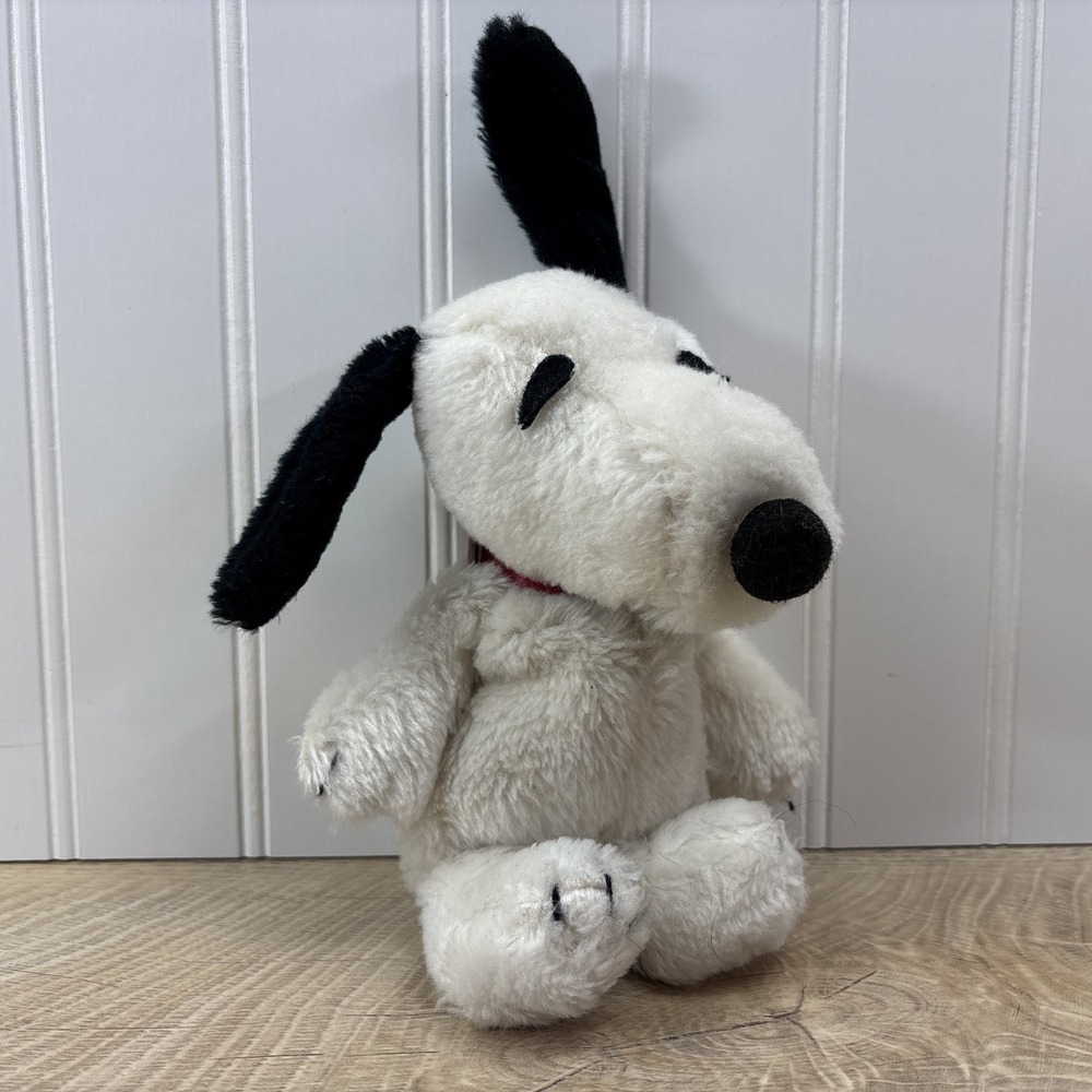 VTG 1968 SNOOPY 8" Plush Stuffed Toy Dog Peanuts United Feature Syndicate KOREA